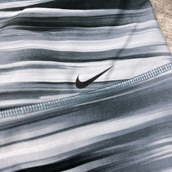 Nike Dri-FIT Legend Capris XS Gray Black Striped Workout Leggings - Picture 5 of 10